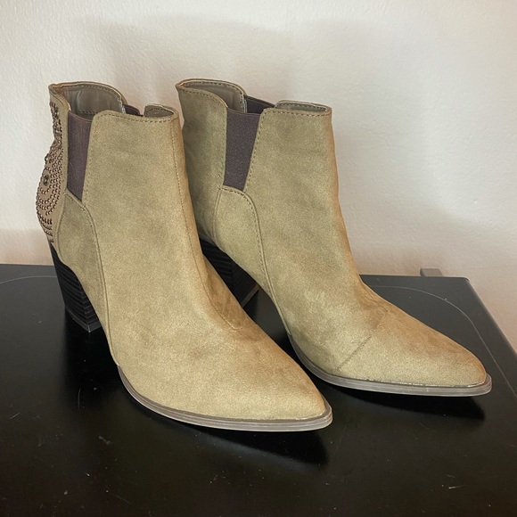 Qupid Booties - Picture 2 of 9